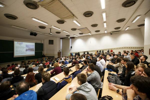 Na informativnih dnevih mladim predstavili Hidrio
