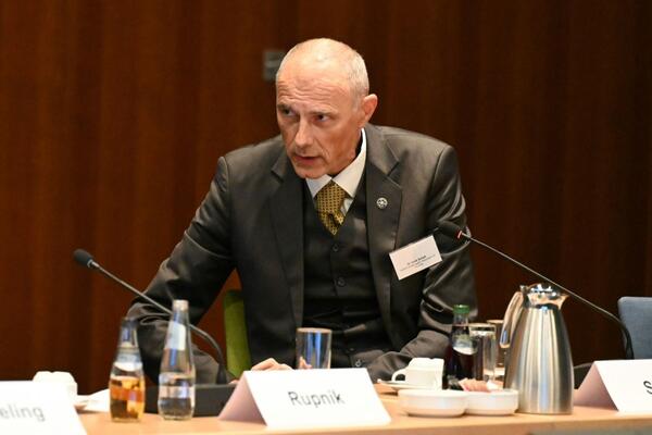  Dr. Iztok Seljak na slovensko-nemškem gospodarskem srečanju v Berlinu o izzivih zelenega prehoda