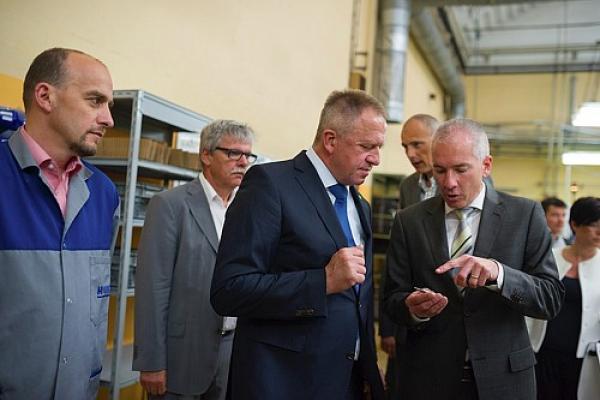 Minister Počivalšek na obisku v Hidrii AET
